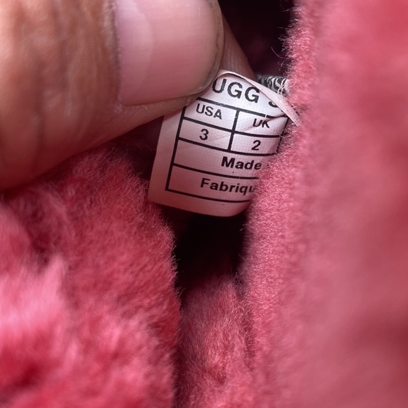 Kids little gril UGG winter boots size 3 check them out very nice thanks 🙏 - Picture 9 of 10